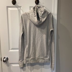 Lululemon cowl neck pullover sweatshirt in gray (size 4) comfy!!